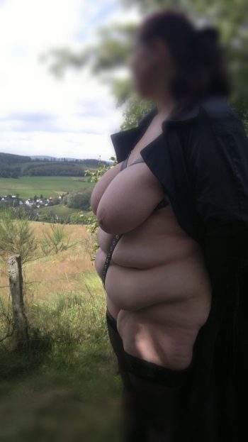 Rencontre sexe chaude à Villeurbanne avec une ronde gourmande et chaude rencontre-MILF-Villeurbanne