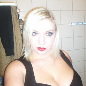 Dimanche à poil ✨ Djena - rencontre-Teen-Nantes