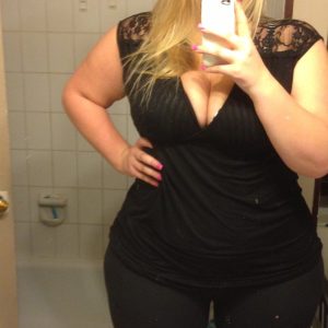 D’une humeur coquine après une journée de merde au taf Charlotte - rencontre-Teen-Lyon