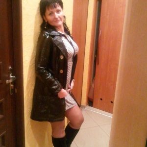 Un compliment, un coup de boost et hop, me voilà ! Emma - rencontre-Milf-Saint-Étienne